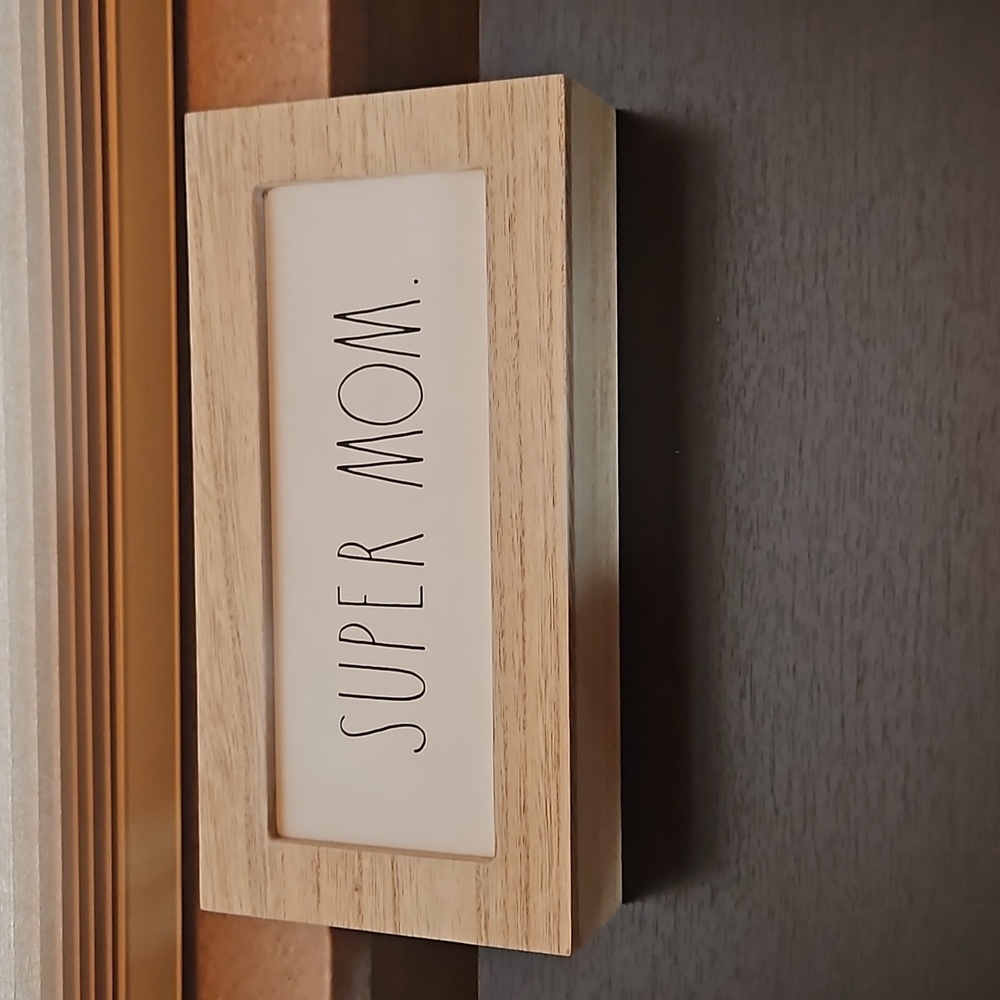 NWOT Rae Dunn 'Super Mom' Word Block - Picture 1 of 2